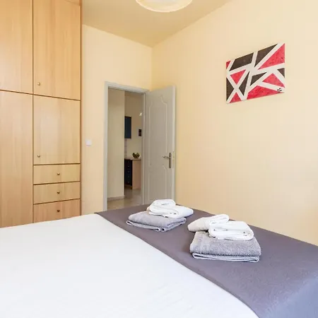 Russa Dionisis * Trapezaki (Kefalonia)