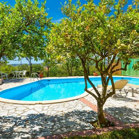 Villa Russa Dionisis *